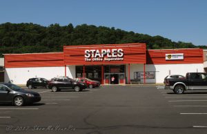 staples-cressona-mall